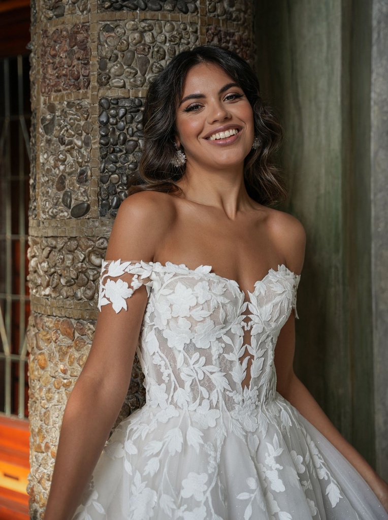 Diane Legrand 50810 — bodice detail