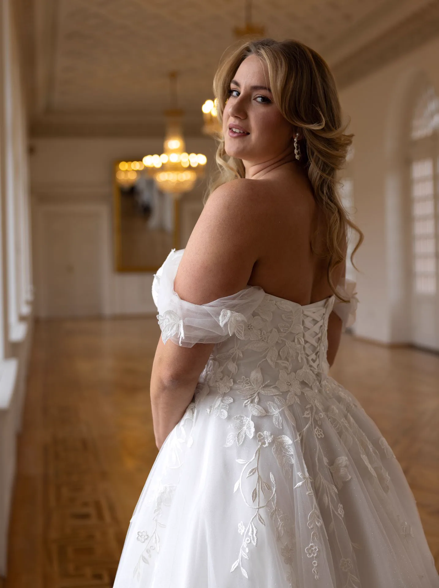 Diane Legrand De Luxe 10007 — side view of the tulle skirt
