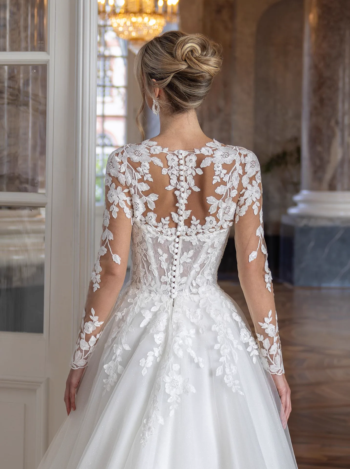 Diane Legrand De Luxe 10012 — V-neck lace jacket, back detail
