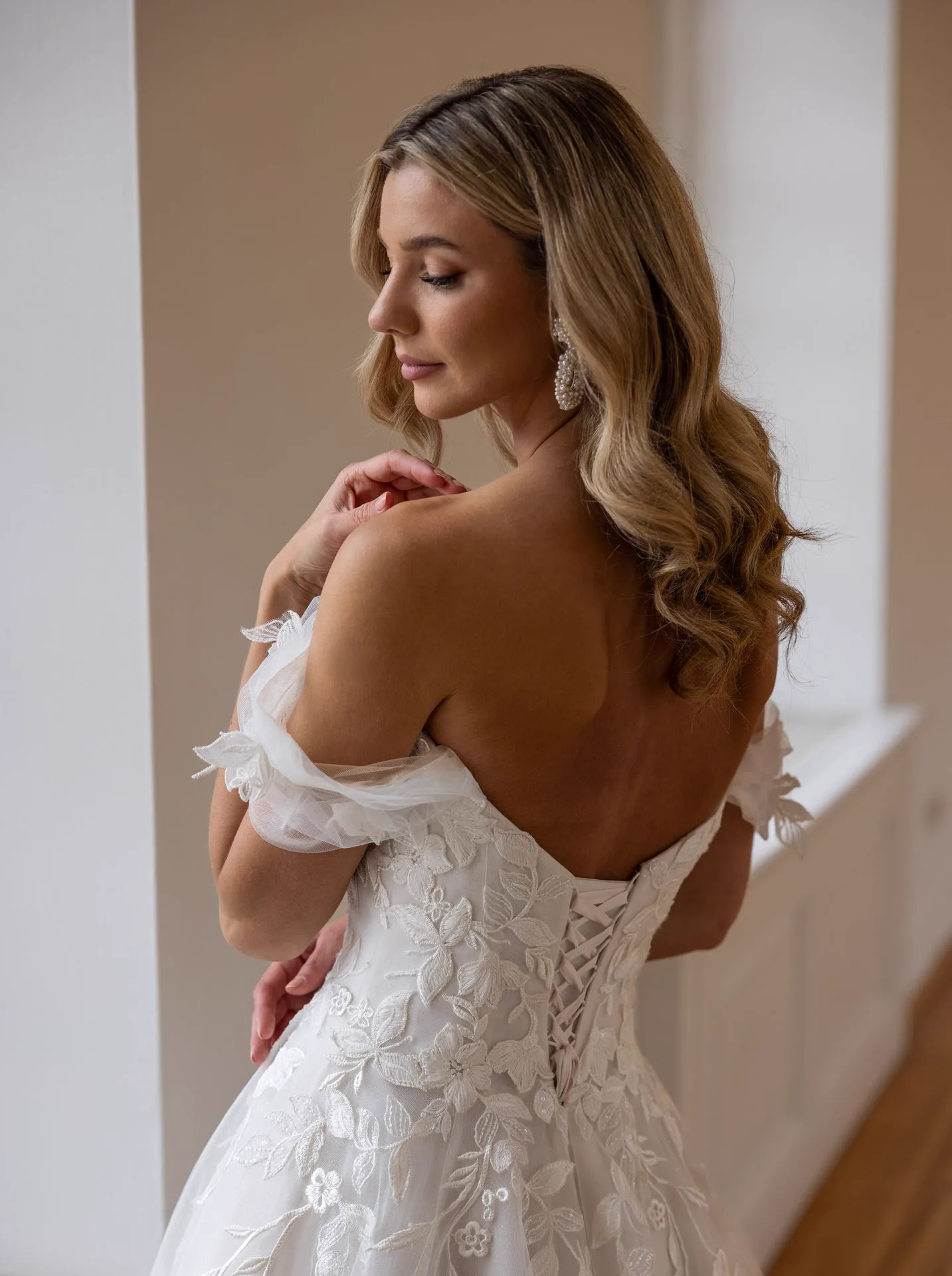 Diane Legrand De Luxe 10007 — corset back detail