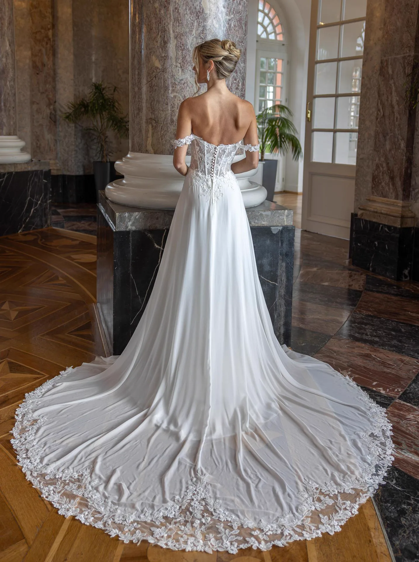 Diane Legrand De Luxe — back