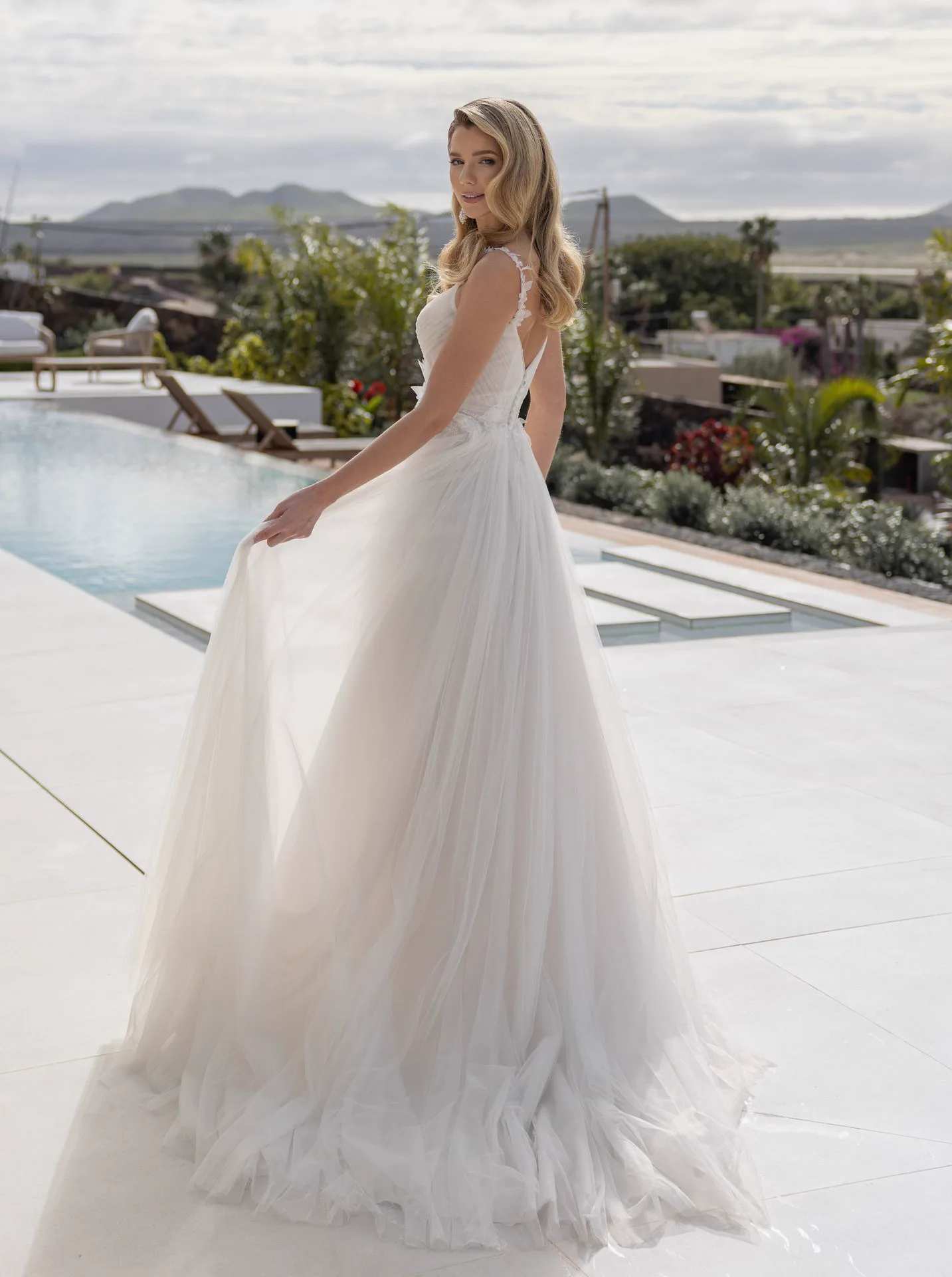 Diane Legrand Dreamy 82410 wedding dress — back view