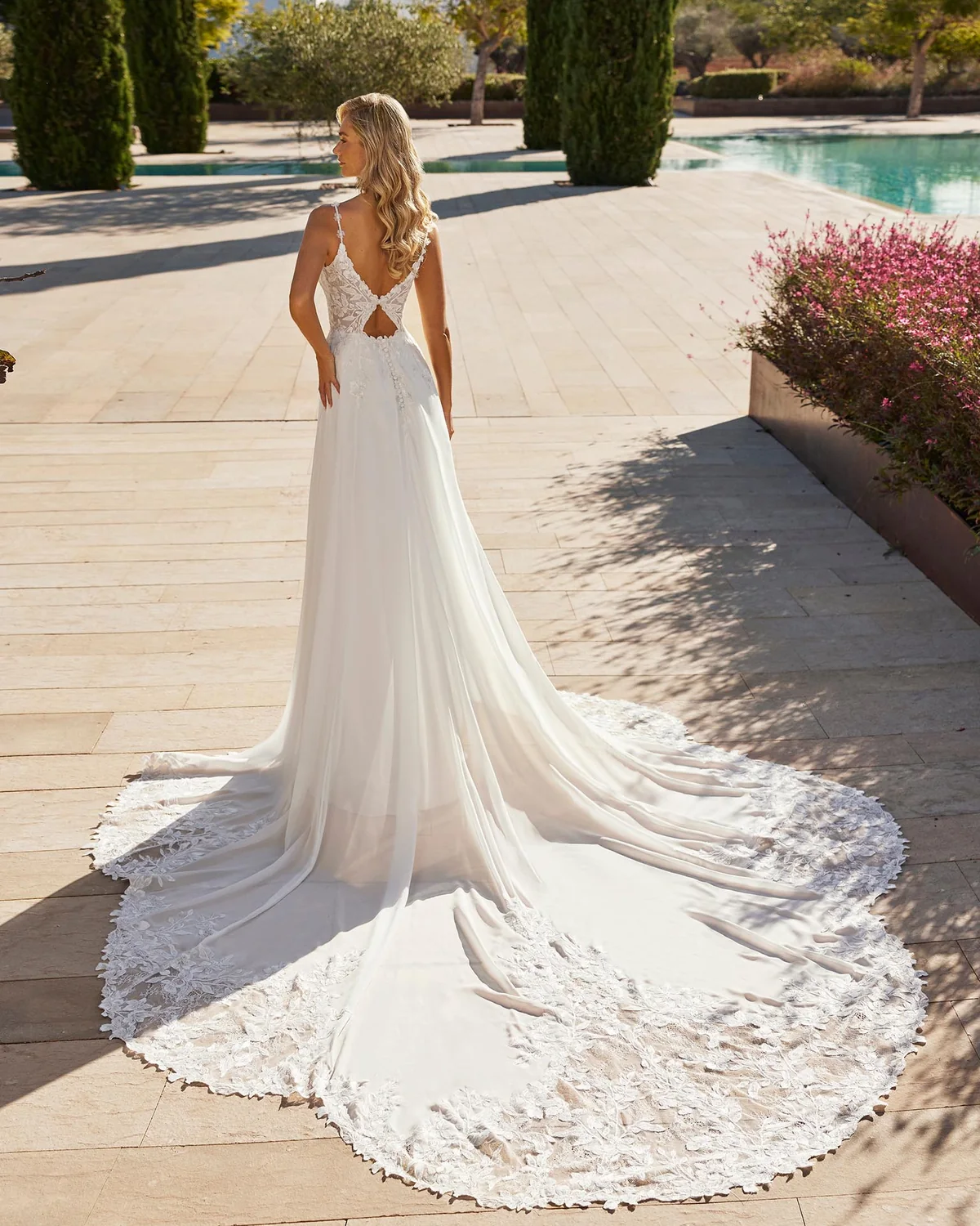 Adriana Alier Sara — back